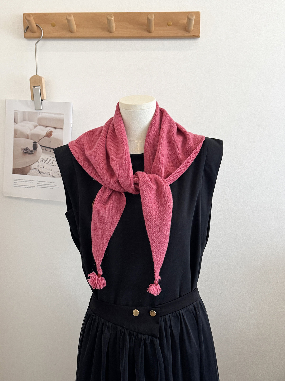 Product image for Scarvii - Knit Tassel Triangle Scarf (Rose Pink)