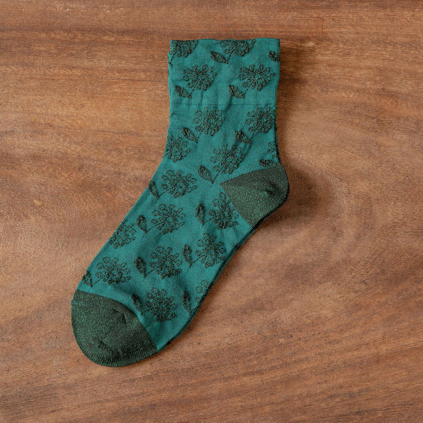 Rufia - Loose Vintage Embroidered Floral Socks