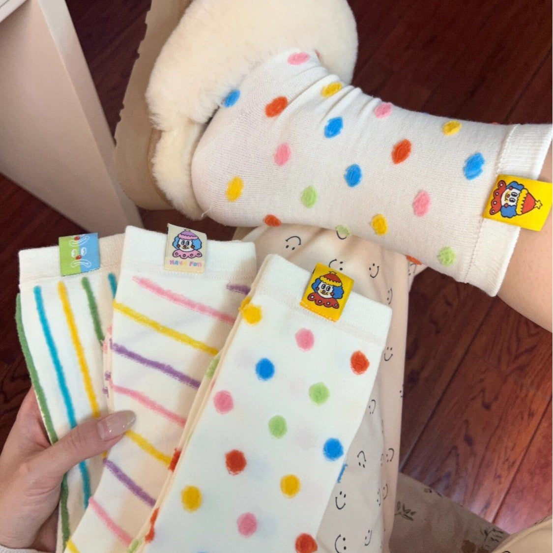 袜子女秋冬马戏团系列彩色圆点条纹韩版可爱搞怪潮流设计中筒袜女