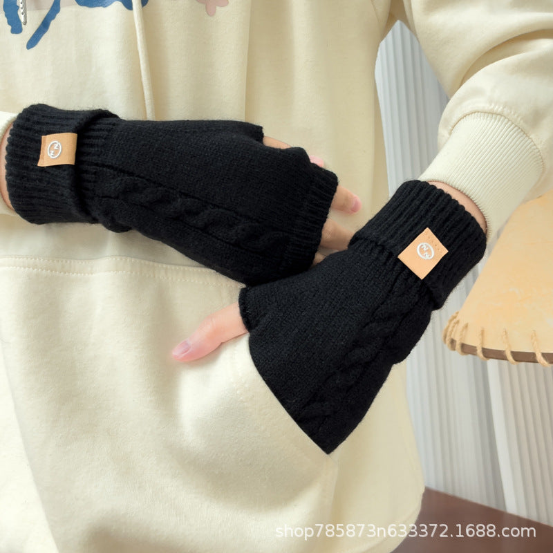 Gloving - Cable Knit Fingerless Gloves
