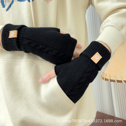 Gloving - Cable Knit Fingerless Gloves