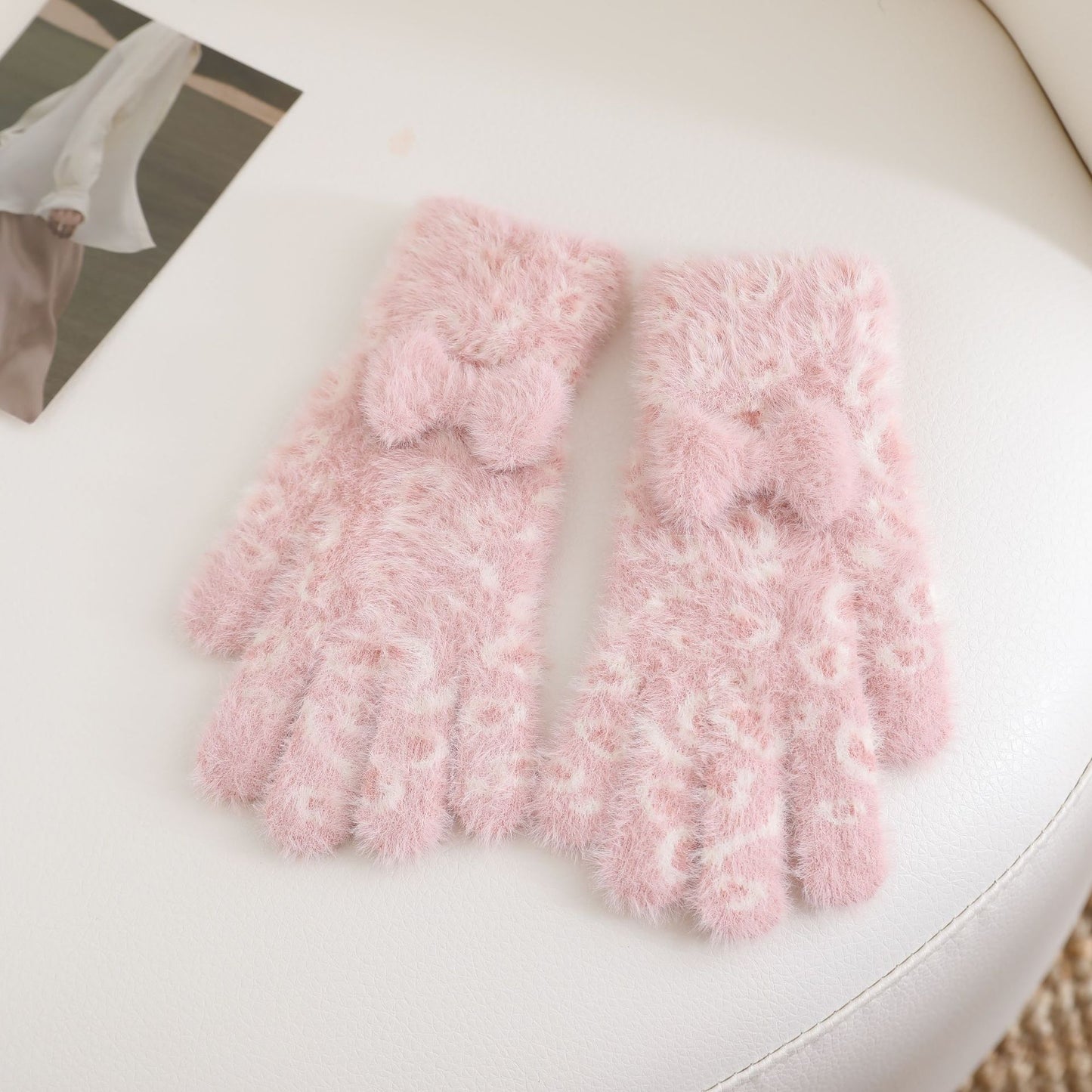 Gloving - Fuzzy Leopard Print Gloves
