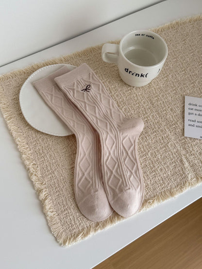 袜子日系麻花暗纹咖色条纹秋冬袜子加厚针织保暖女袜中筒袜子批发