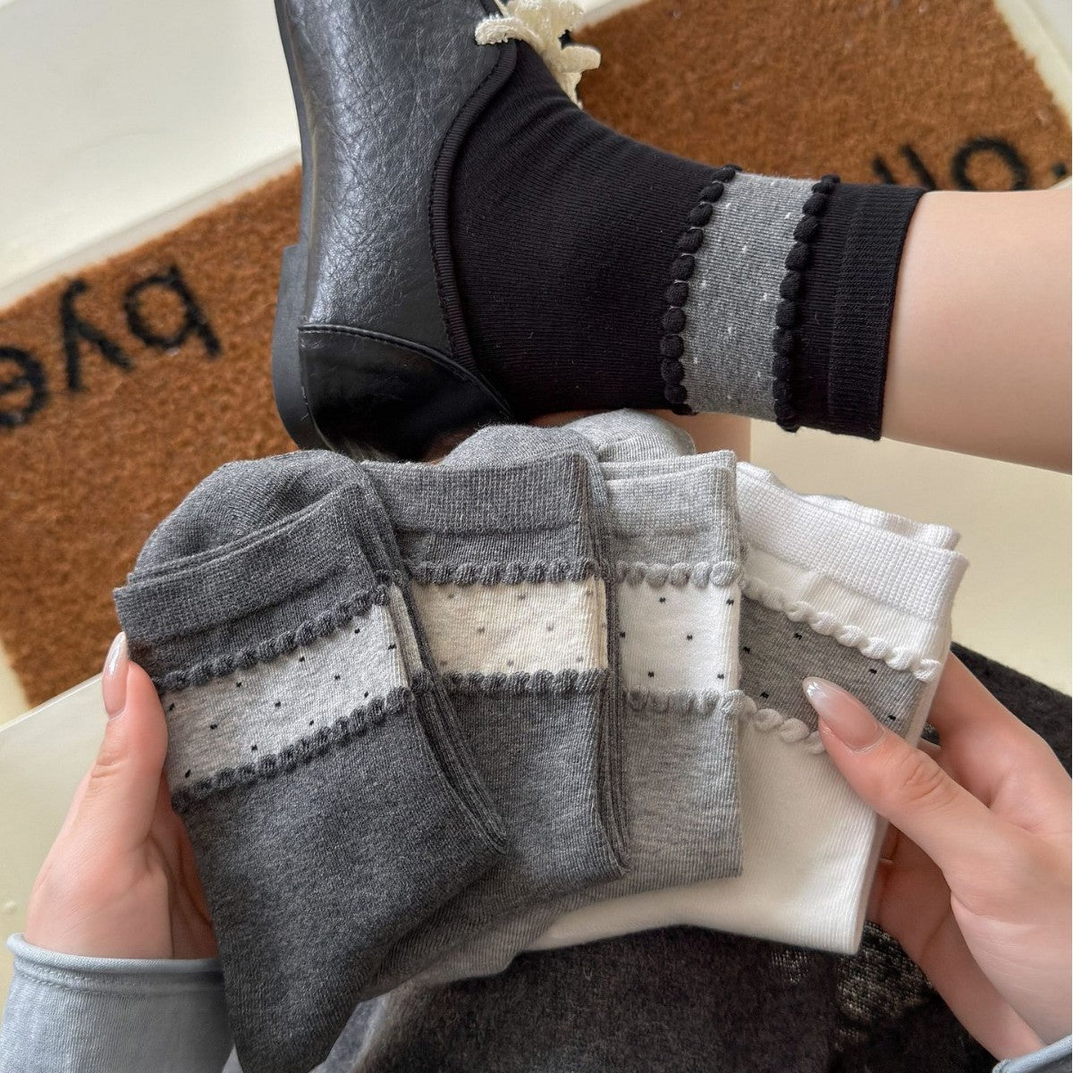 2026年秋冬小碎花净版韩系堆堆袜波点花边中筒袜袜子
