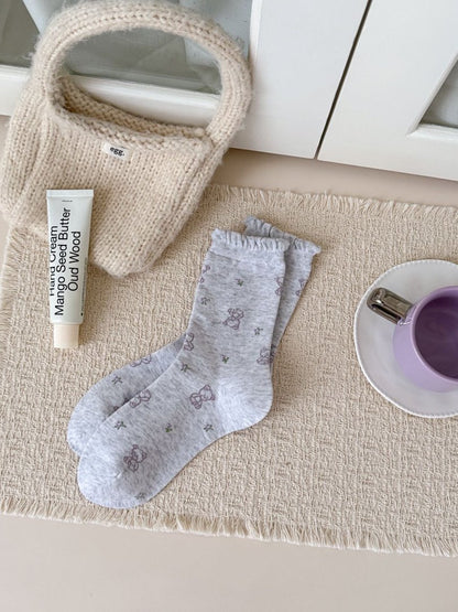 Product image for Rufia - Ruffled-Edge Mid-Calf Crew Socks (Outlined Bears)