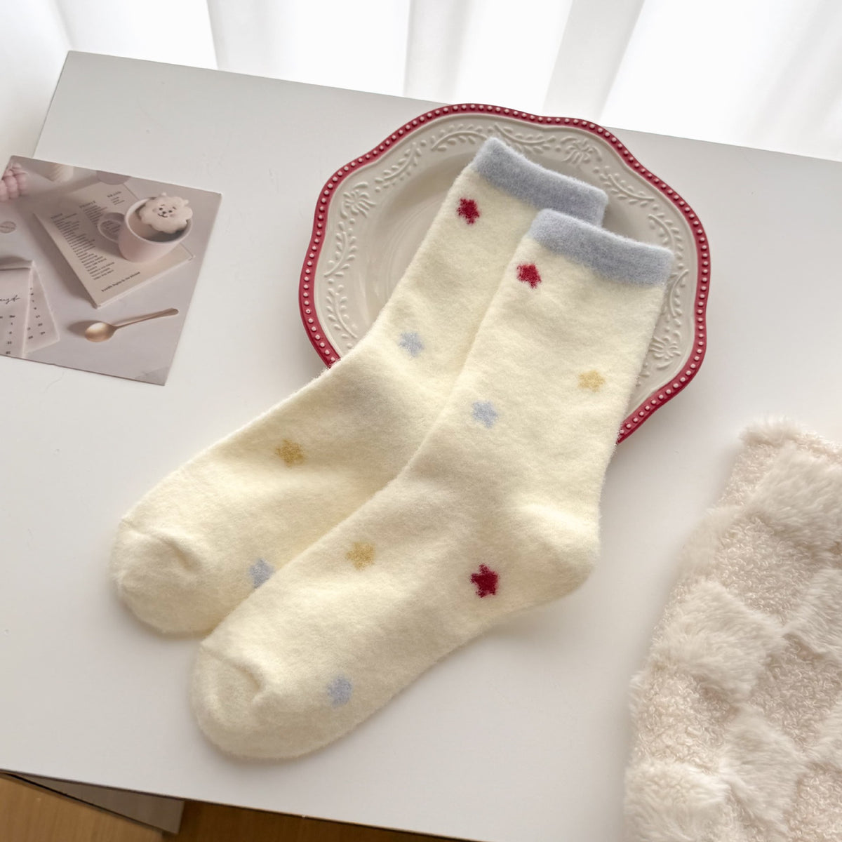Product image for Rufia - Playful Women's Winter Mid-Length Socks (Star)
