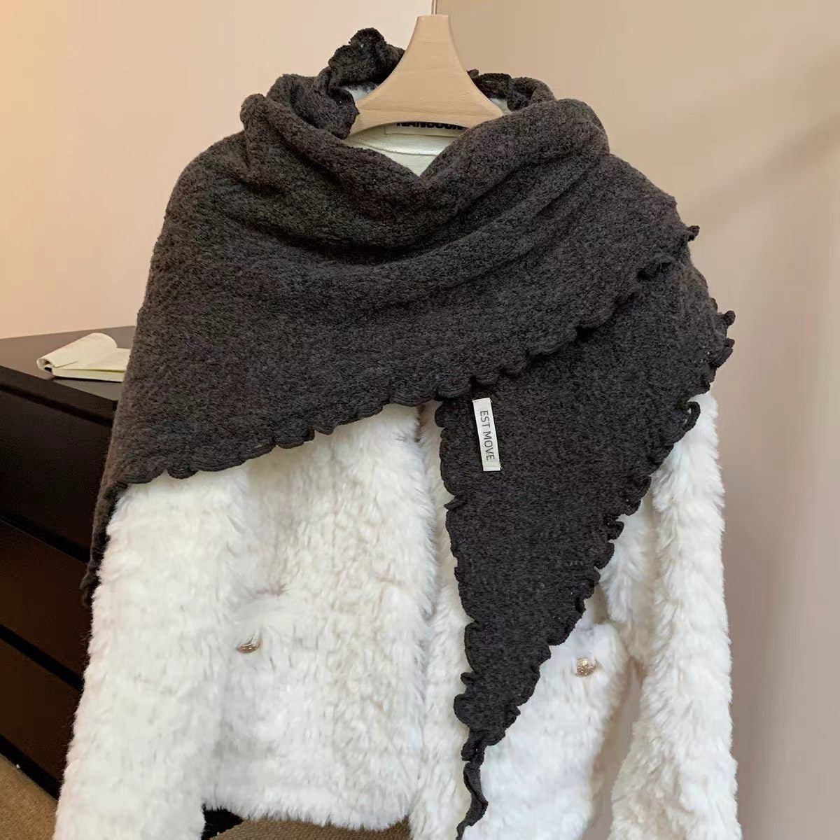 Scarvii - Scalloped Edge Textured Triangle Shawl
