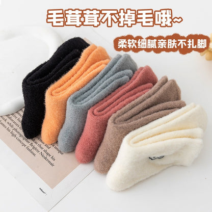 貂绒袜女中筒袜 加厚可爱ins网红小熊刺绣女冬季水貂毛睡眠长袜