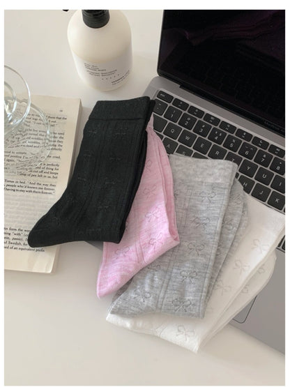 Rufia Ribbon Stripe Sheer Socks styled with casual outfit and sneakers