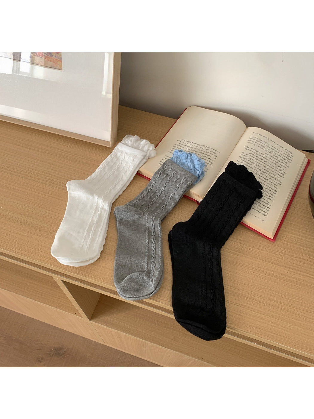 Rufia - Cable Knit Frill Cuff Crew Socks