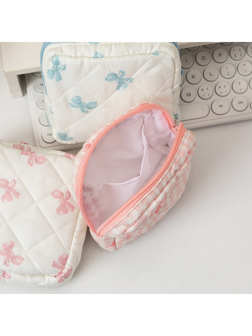 Cosbai - Bow and Heart Pattern Quilted Pouch