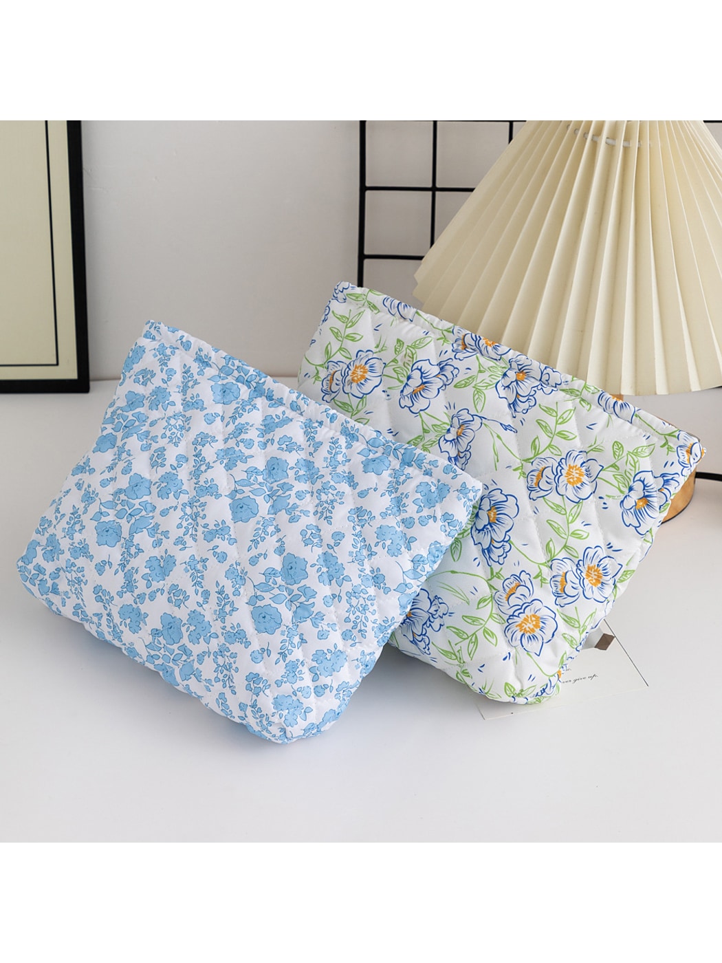 Cosbai - Rustic Style Floral Pattern Quilted Zip Pouch