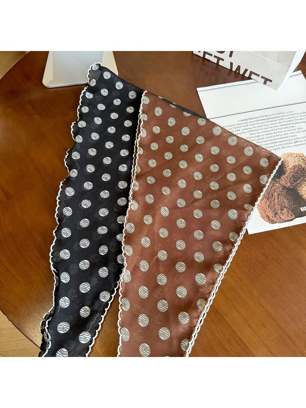 Scarvii - Polka Dot Printed Retro Triangle Bandana