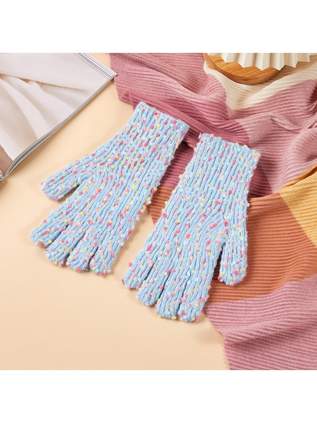 Gloving – Touchscreen Knitted Gloves with Colorful Dots