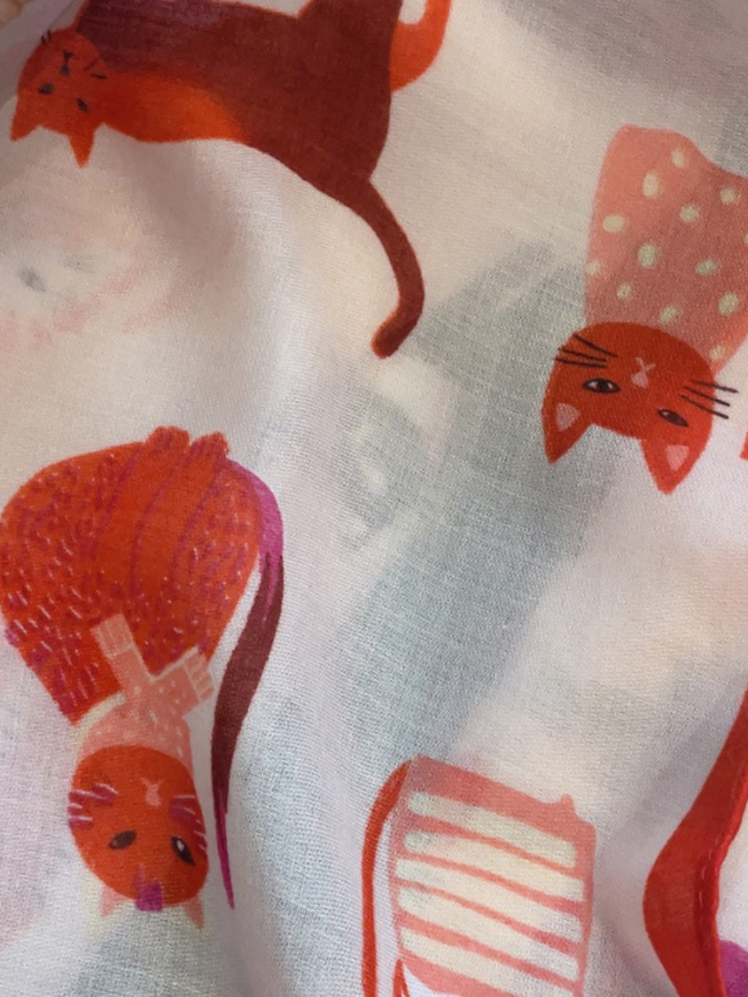 Scarvii - Playful Cat Print Scarf
