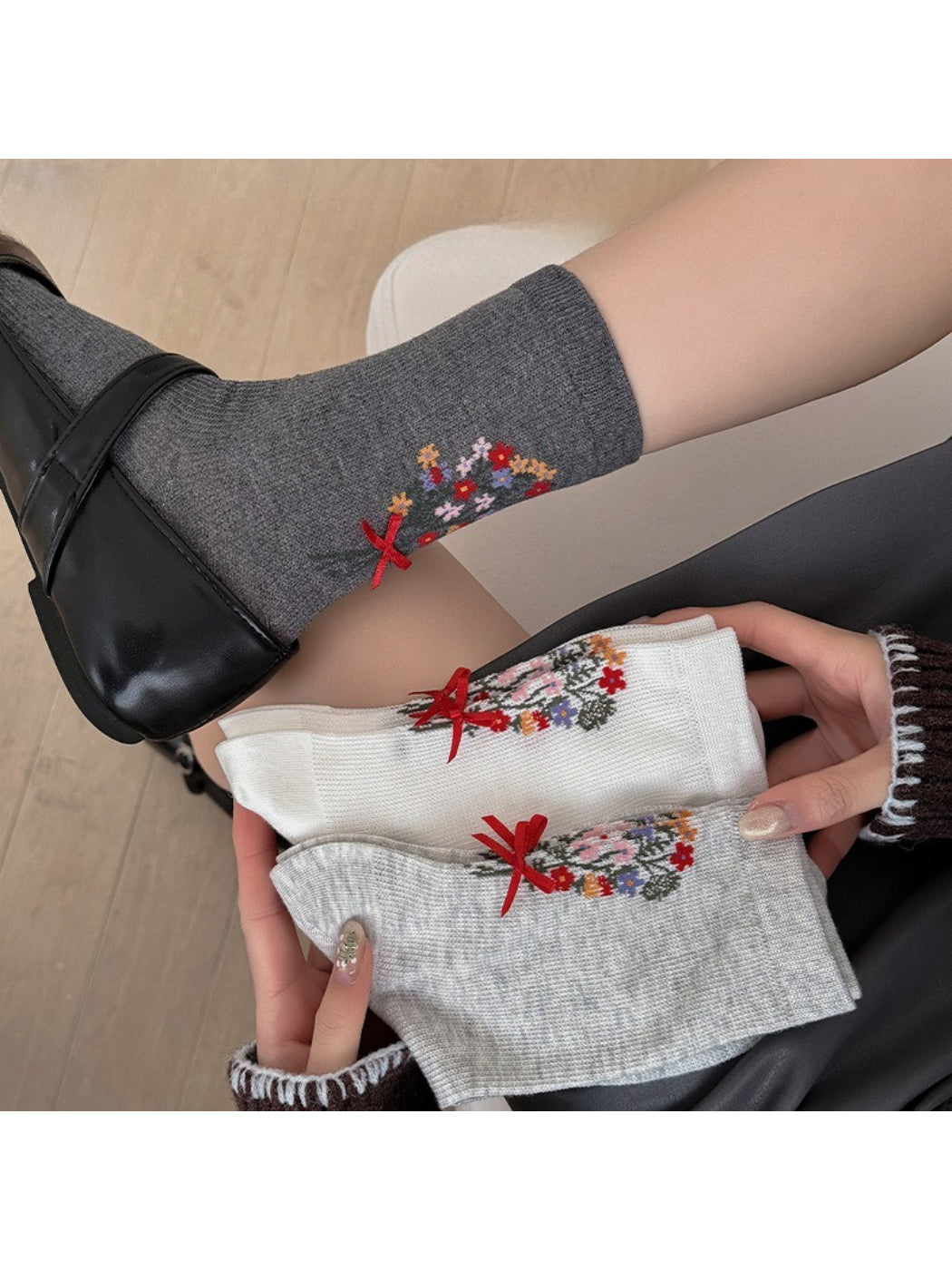 Rufia - Vintage Floral Bow Crew Socks product image 1