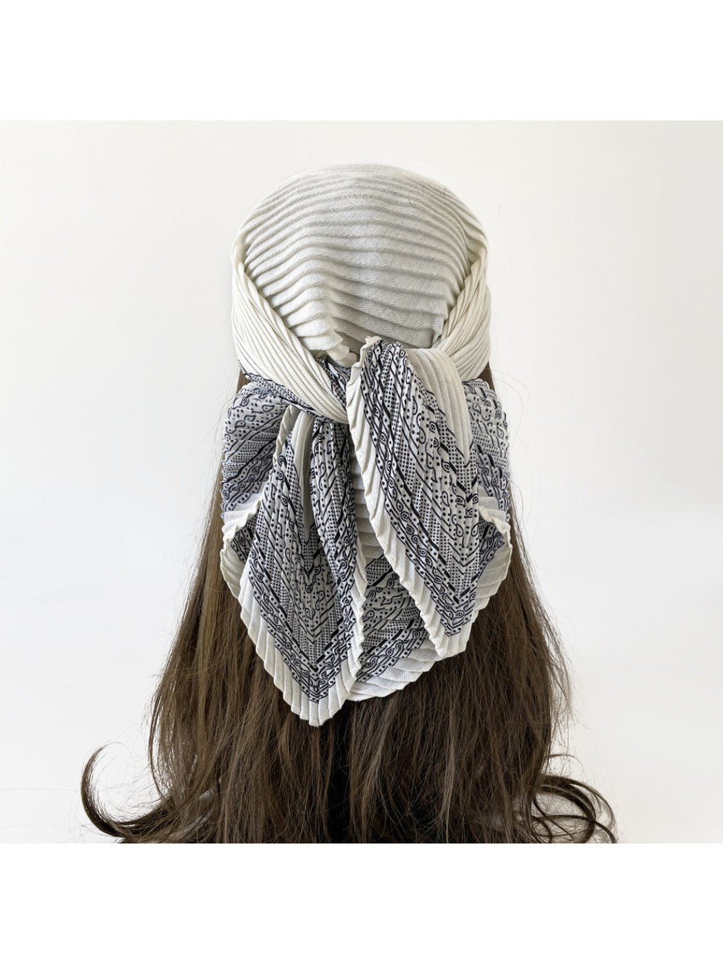 Scarvii - Pleated Paisley Print Scarf