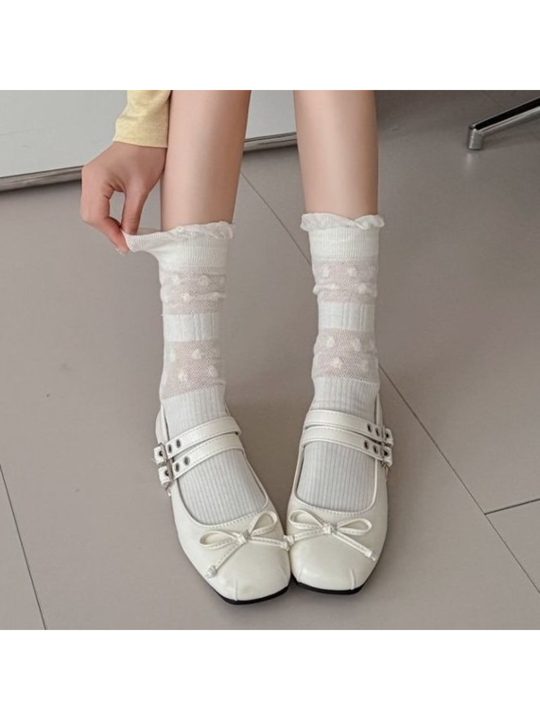 Rufia - Dot Texture Ruffle Cuff Crew Socks product image 2