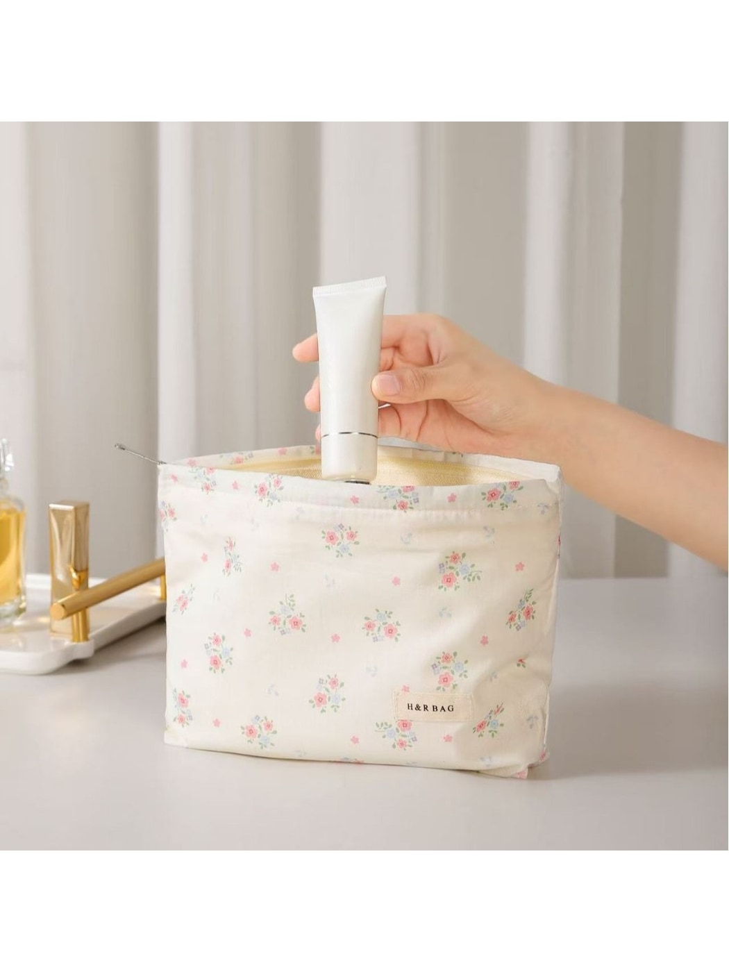 Cosbai - Sweet Floral Handheld Cosmetic Pouch Bag