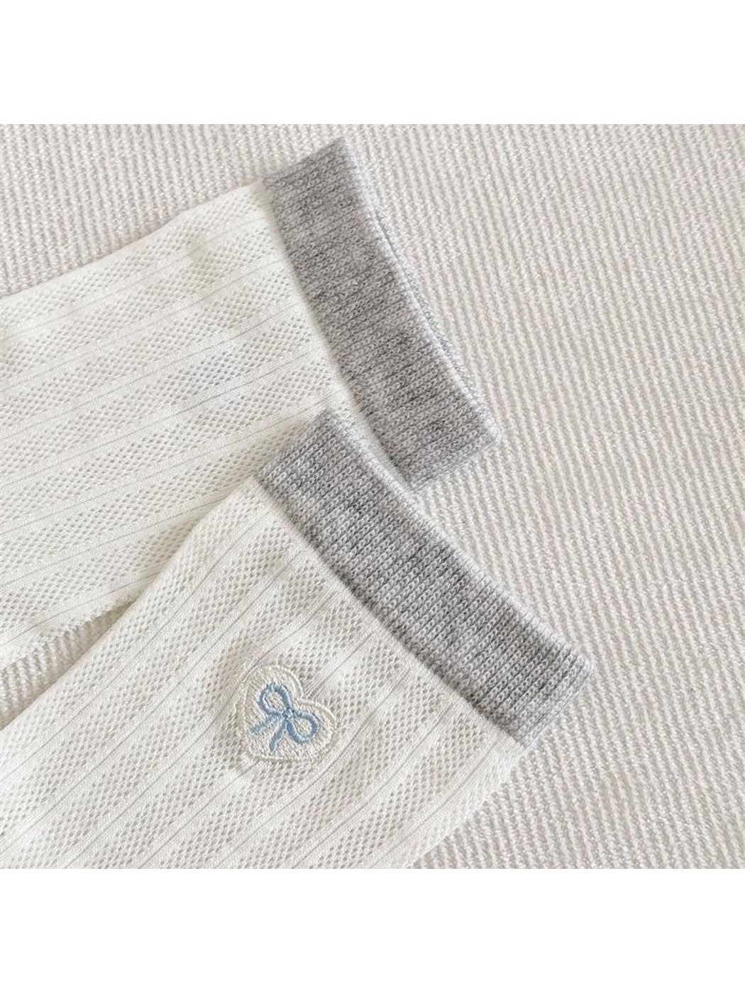 Rufia - Sweet Colorblock Bow Detail Crew Socks