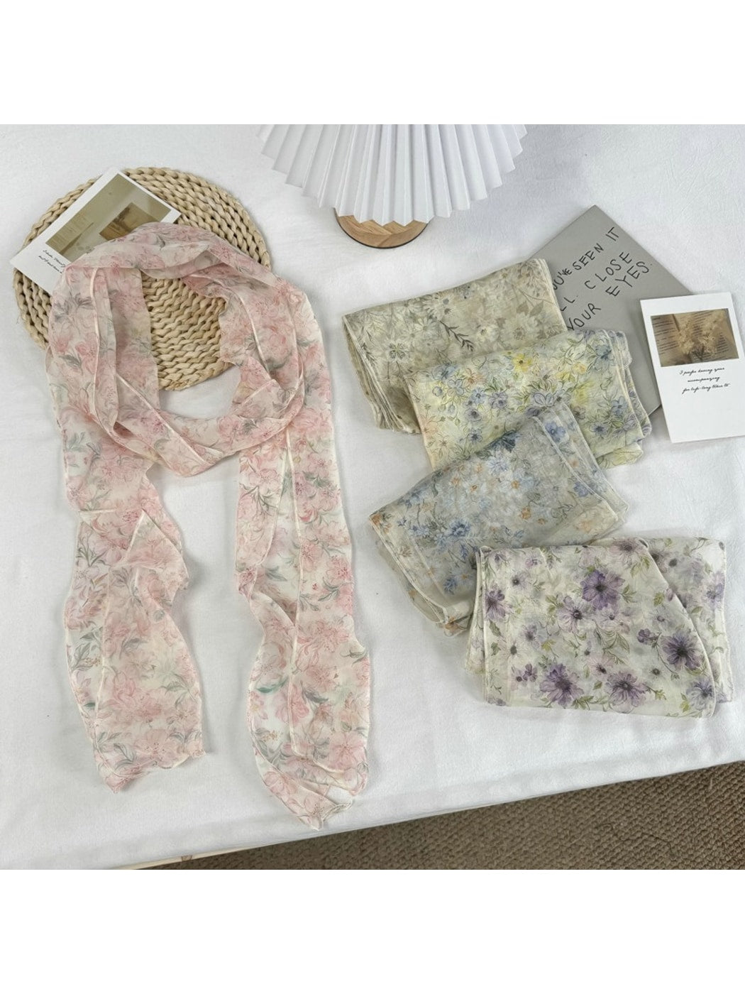 Scarvii - Vintage Pastel Floral Pattern Scarf