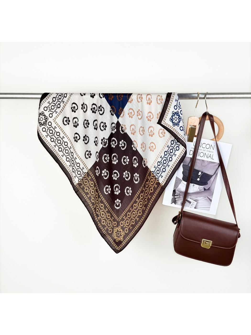 Scarvii - Retro Floral Print Colorblock Square Scarf