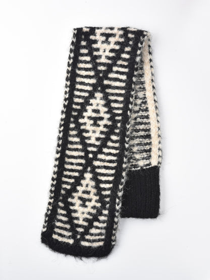 Scarvii - Two-Tone Knitted Scarf with Slip-Through Design