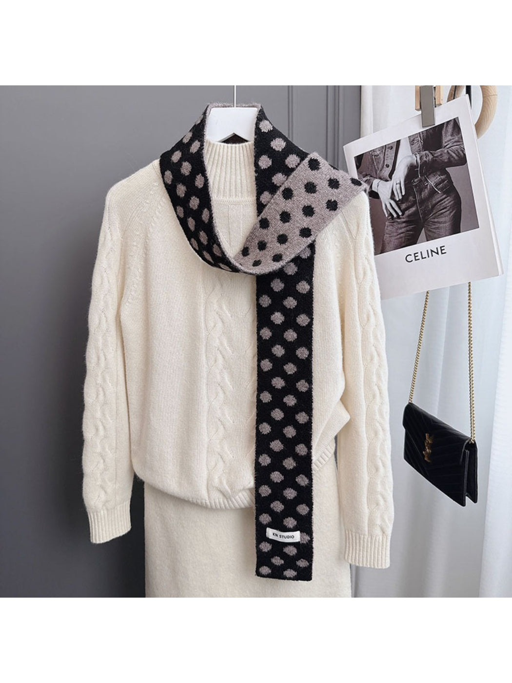 Scarvii - Reversible Soft Dot Scarf