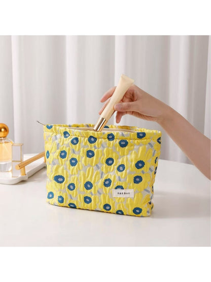 Cosbai - Sweet Floral Handheld Makeup Storage Bag