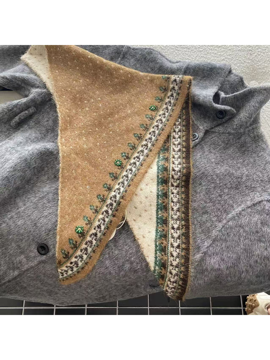 Scarvii - Floral Border Triangle Knit Scarf