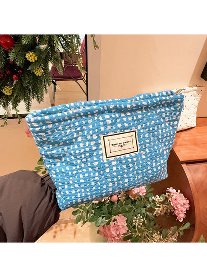 Cosbai - Quilted Heart Pattern Cosmetic Pouch