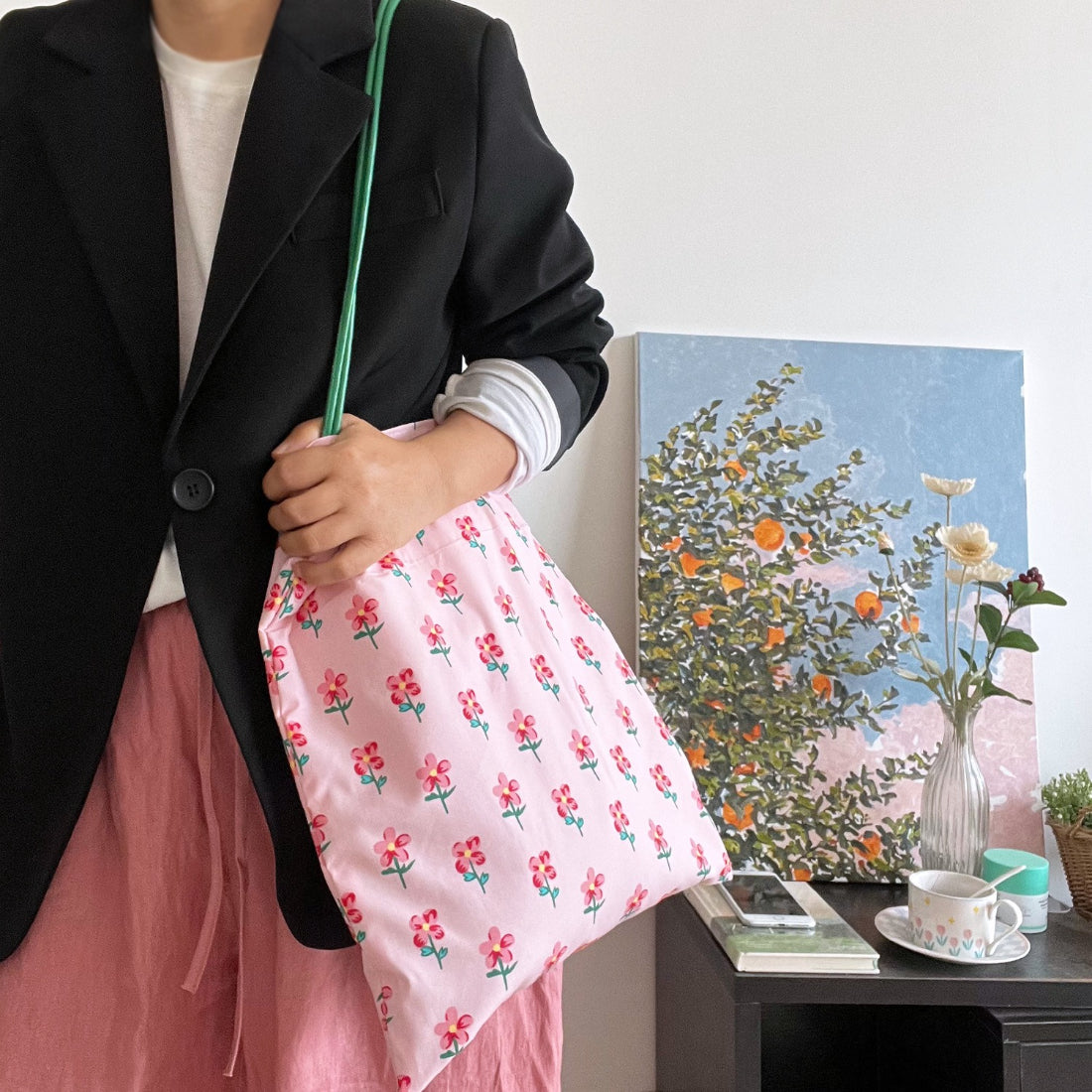 Cosbai pink floral everyday tote bag with handles extended