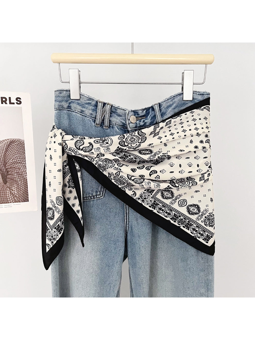 Scarvii Classic Bandana Paisley Triangle Scarf