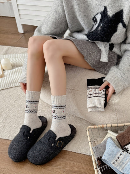 Rufia – Retro Mid-Calf Socks with Snowflake Pattern