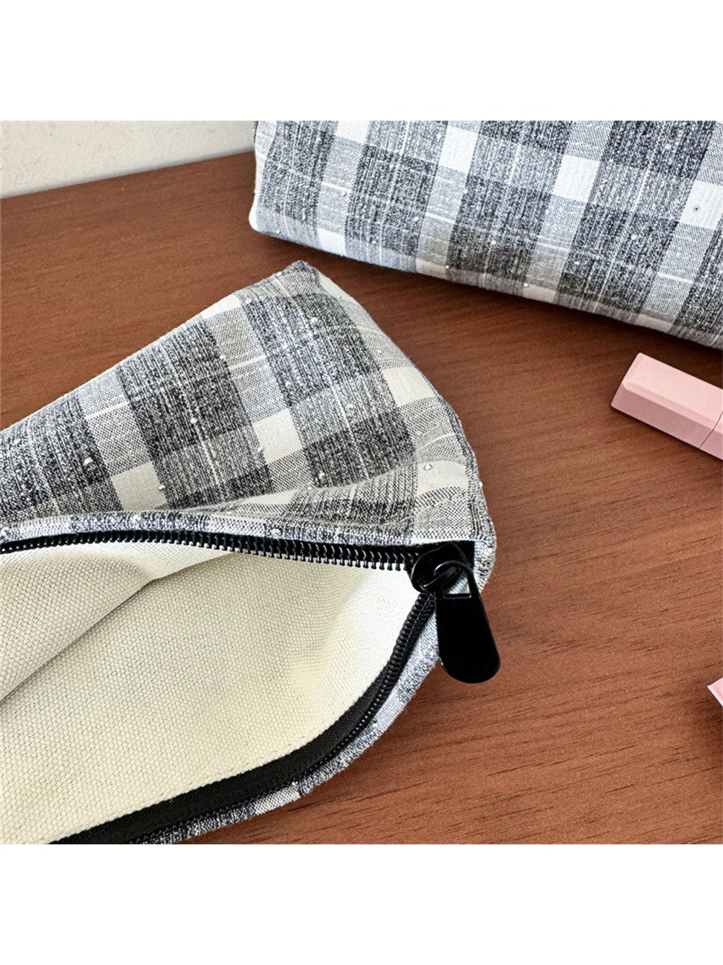 Cosbai - Gray White Checkered Zipper Makeup Bag
