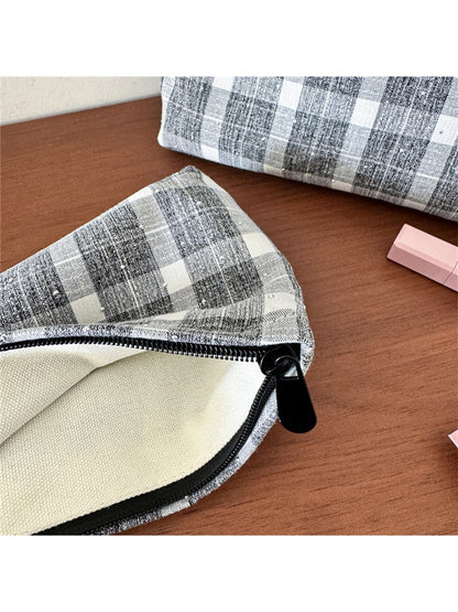 Cosbai - Gray White Checkered Zipper Makeup Bag