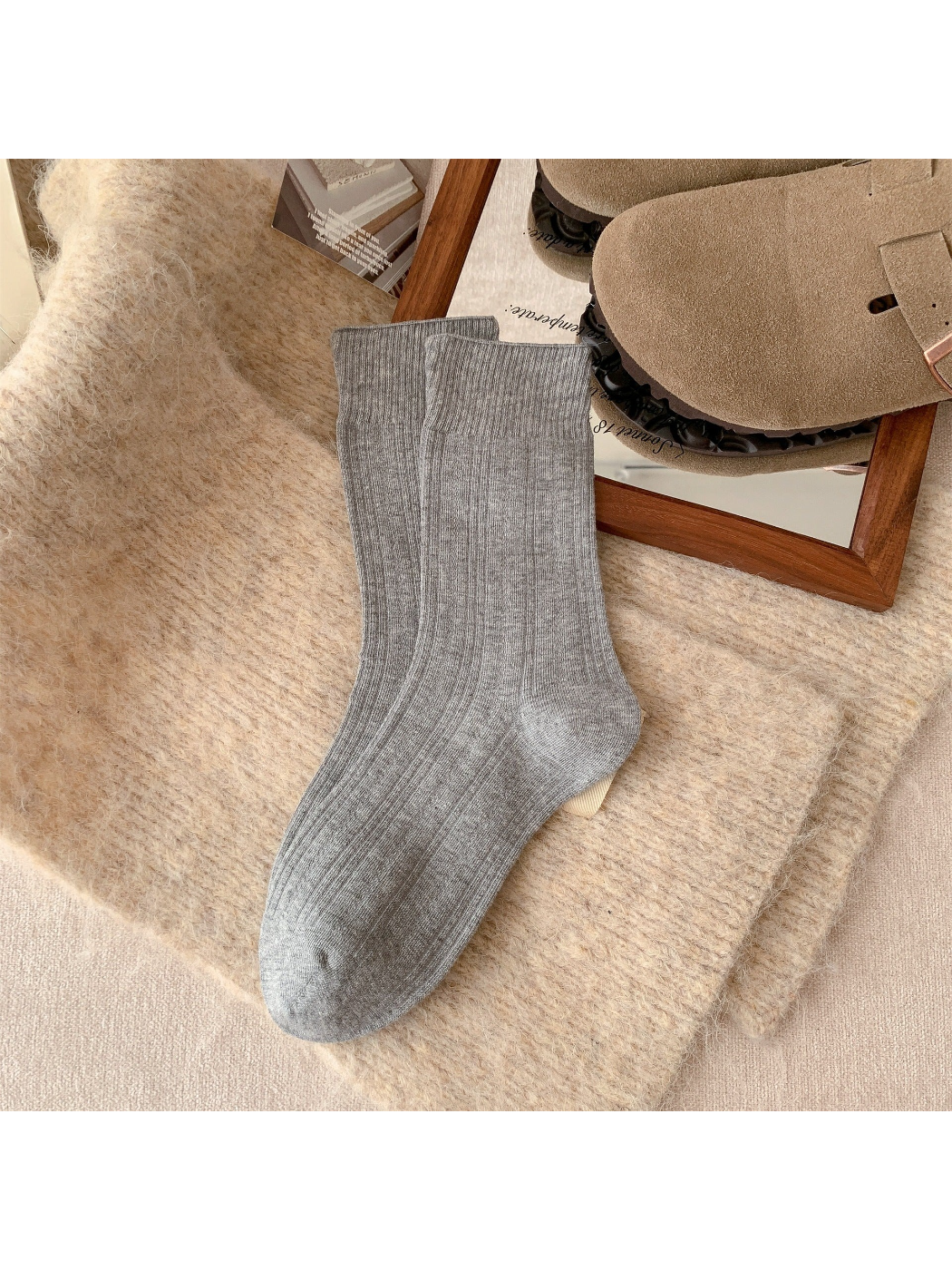 Rufia - Solid Color Ribbed Crew Socks