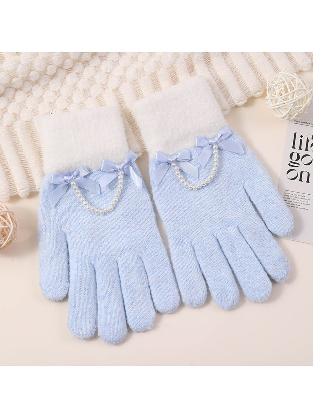 Gloving – Cute Knit Winter Gloves with Bow Detail