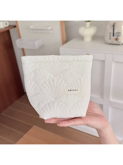 Cosbai - Scallop Quilted Cosmetic Bag