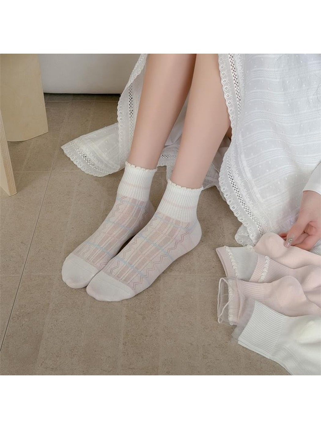 Rufia - Pastel Openwork Ruffle Crew Socks