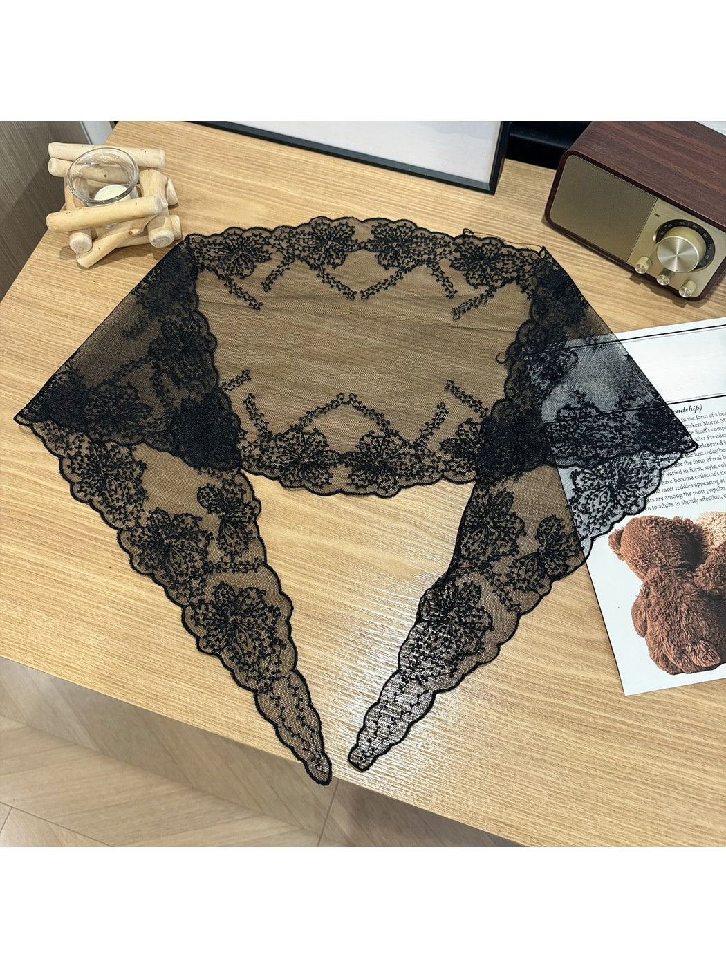 Scarvii - Floral Print Lace Trim Solid Triangle Bandana