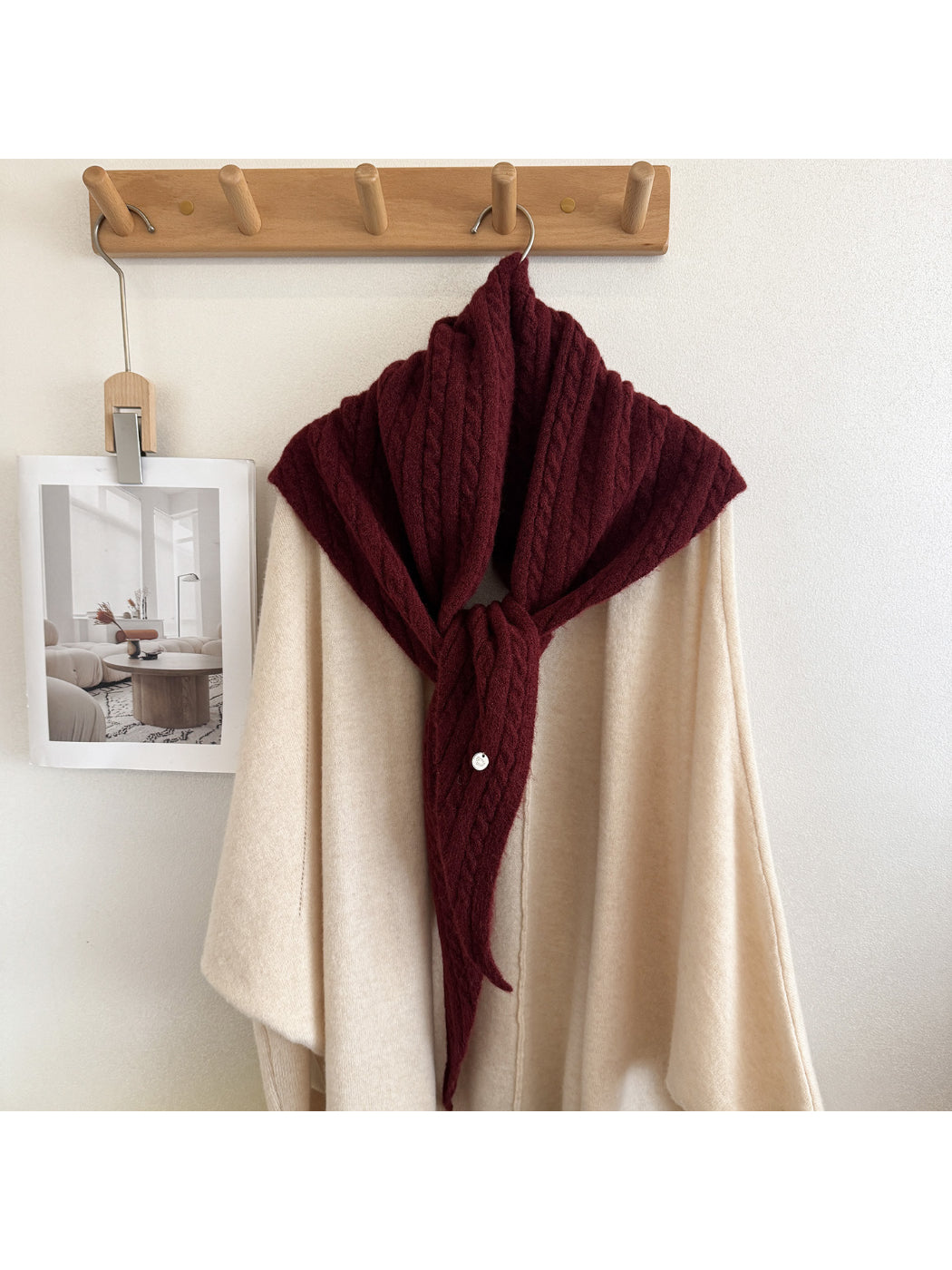 Scarvii - Raised Cable-Knit Triangle Scarf