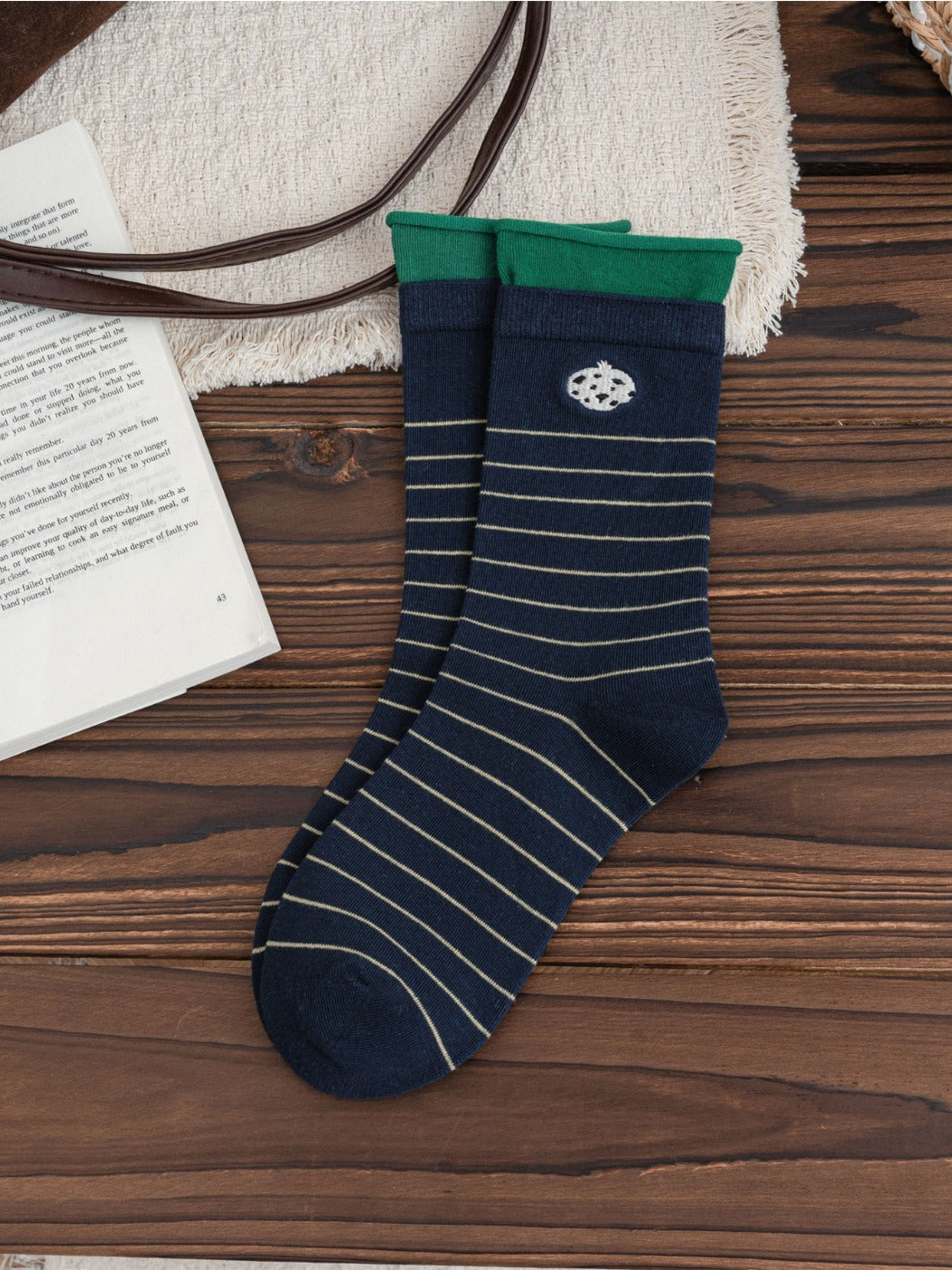 Rufia – Mid-Calf Color Block Cartoon Socks