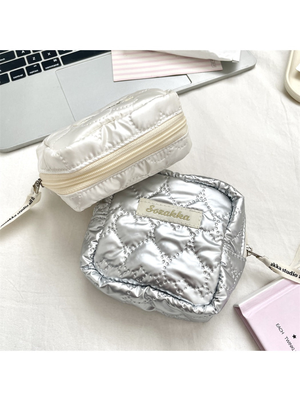 Cosbai - Mini Heart-Patterned Makeup Pouch