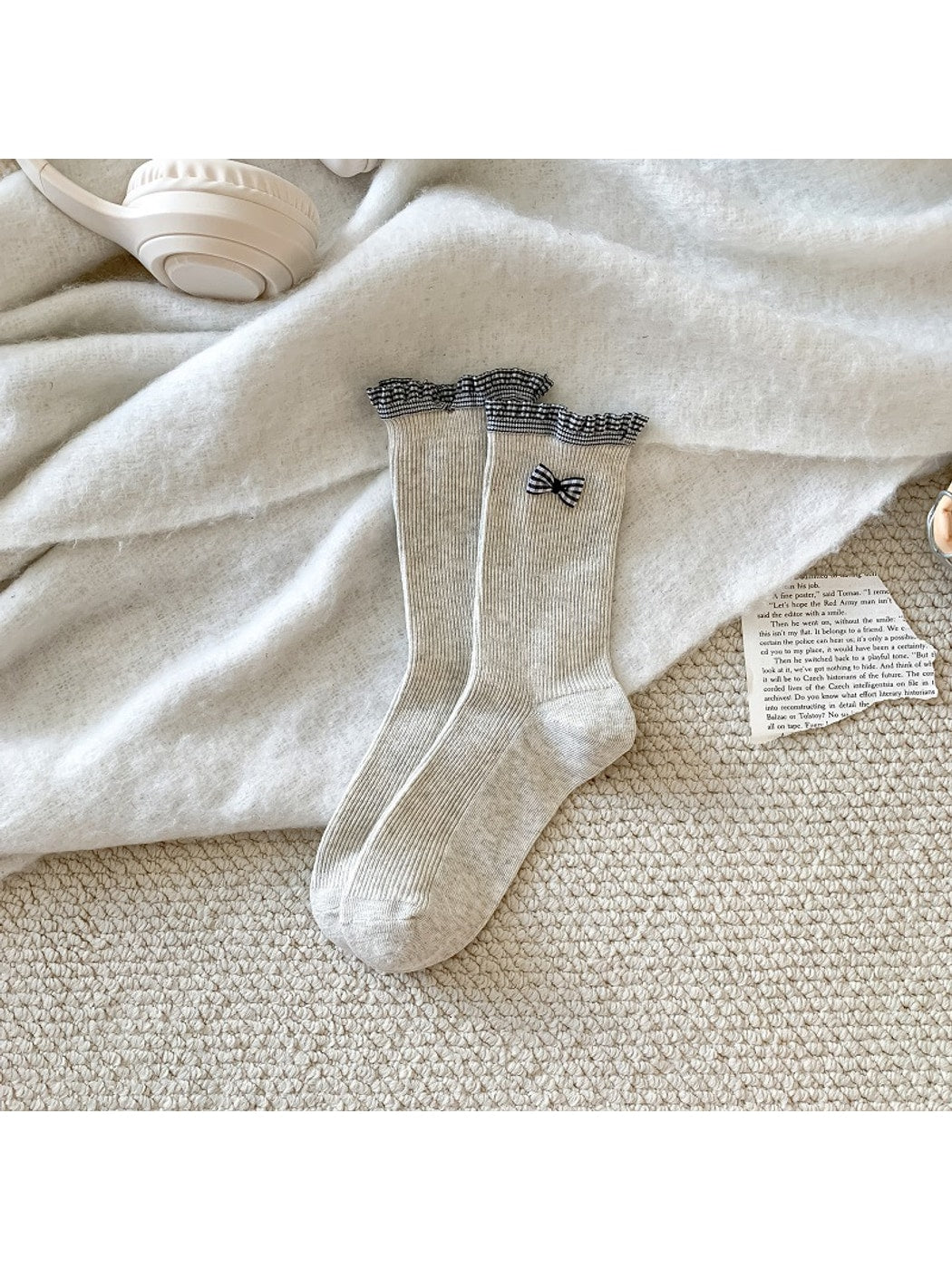 Rufia - Solid Color Bow Detail Casual Crew Socks