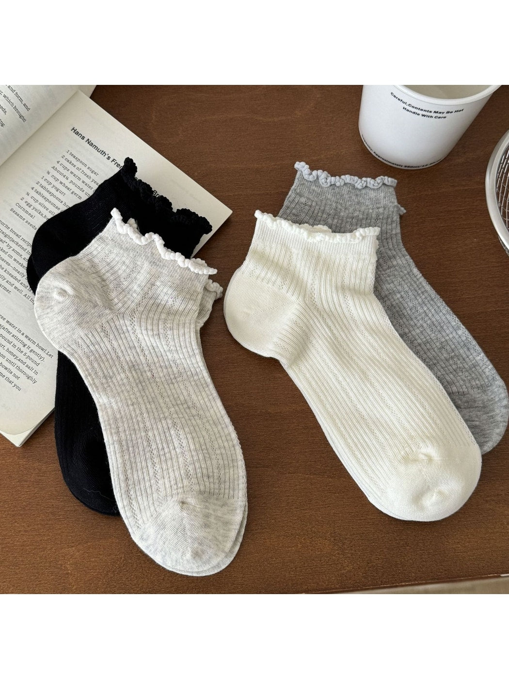 Rufia - Women's Ruffle Cuff Casual Mesh Socks