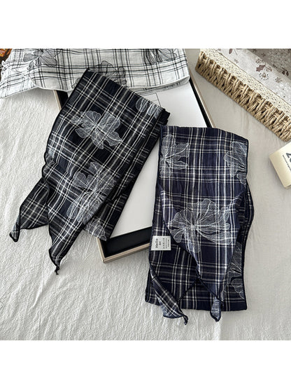 Scarvii - Plaid Floral Outline Narrow Scarf