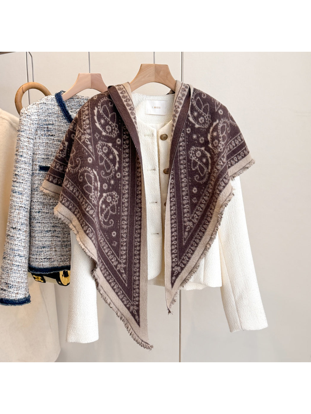 Scarvii - Vintage Paisley Triangle Shawl