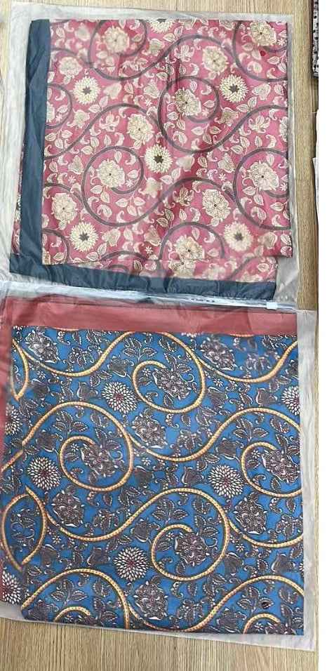 Scarvii – Twining Bloom Square Scarf