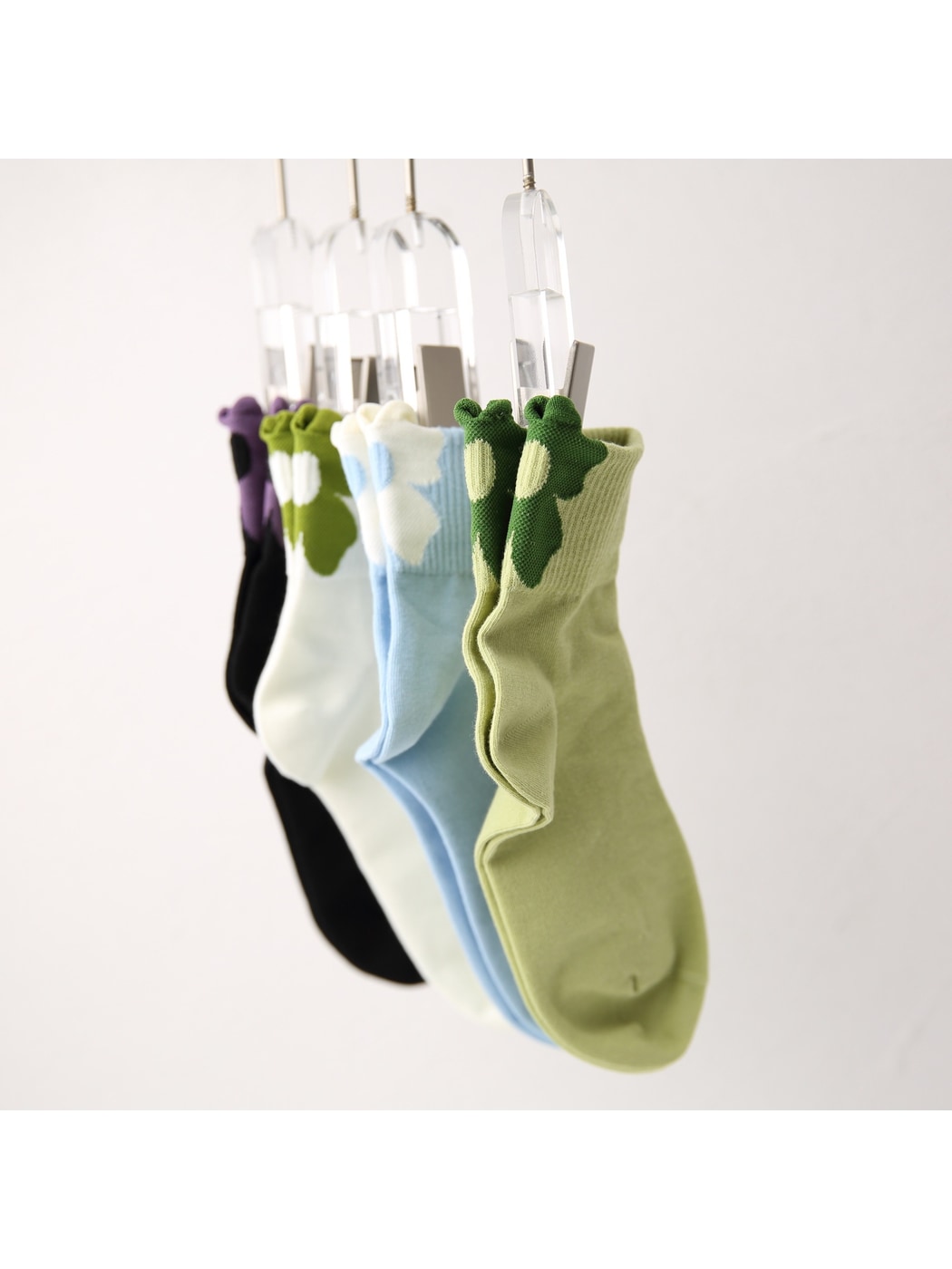 Rufia - Minimal Flower Motif Ankle Socks